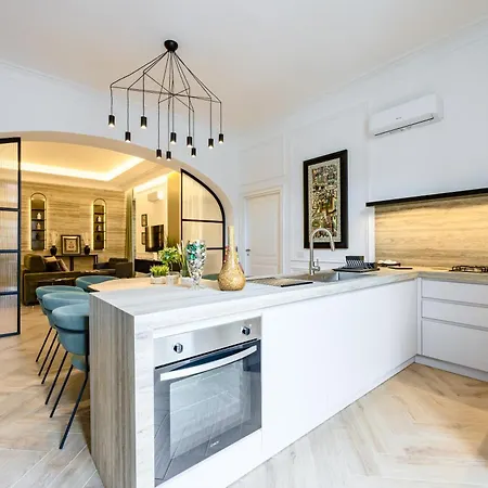 Chic Lifestyle Apartment