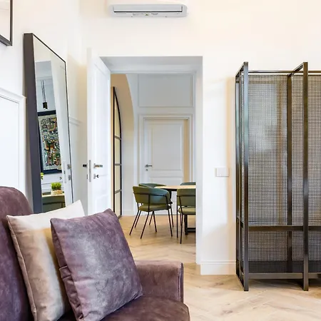 Chic Lifestyle Naples