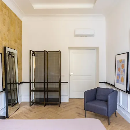 Chic Lifestyle Apartment Naples