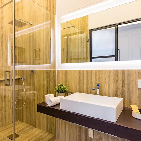 Chic Lifestyle Apartment *