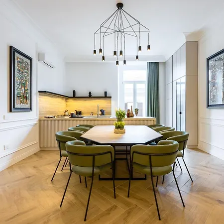 Chic Lifestyle Apartment *